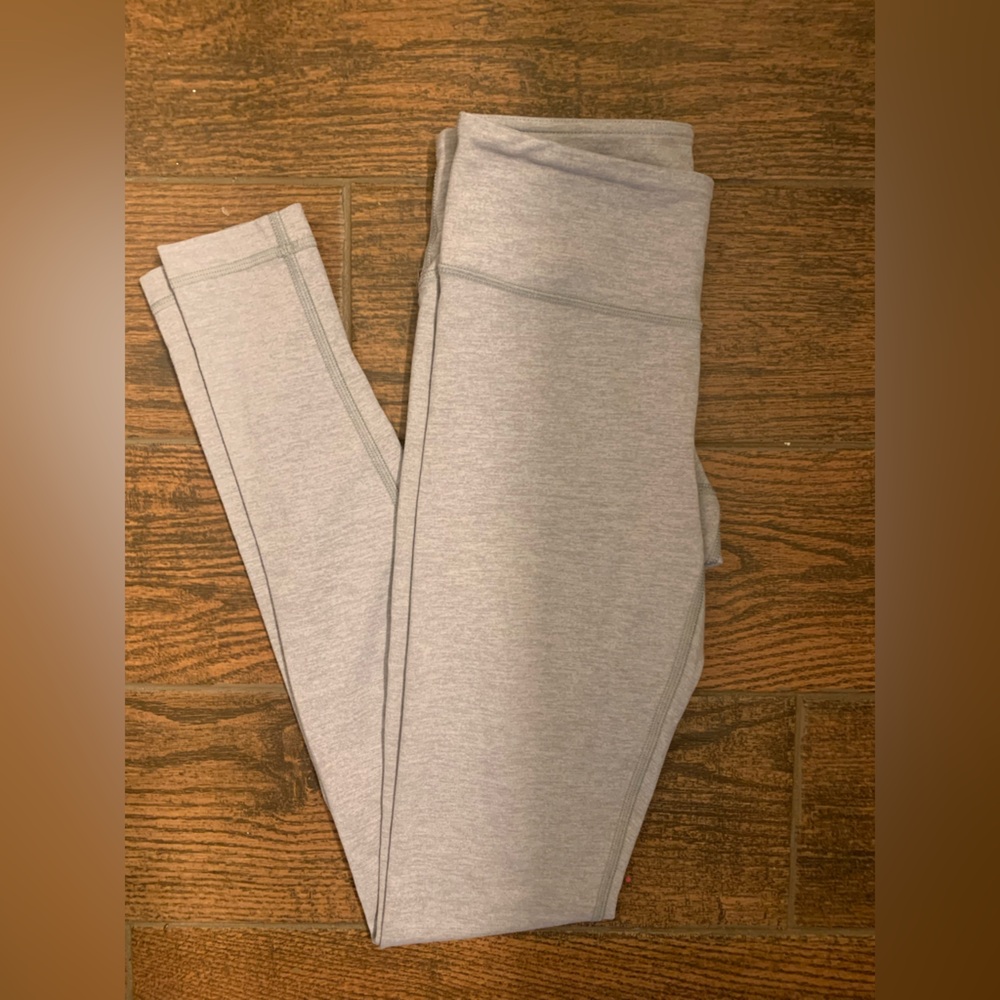 Lululemon grey mid rise leggings 🩶